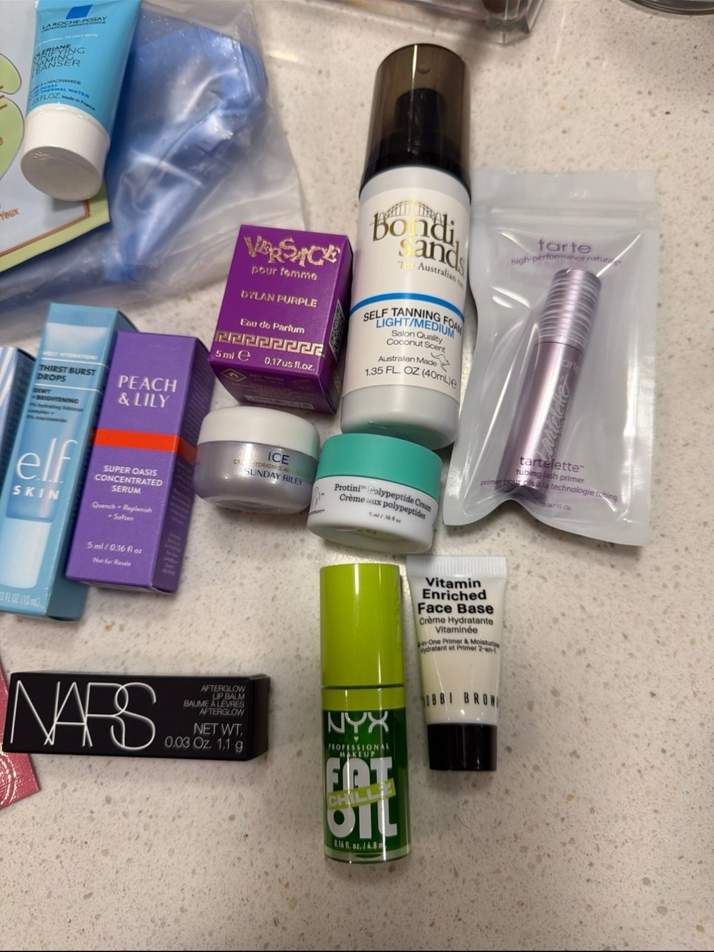 19 piece makeup, fragrance, and skincare bundle - Picture 2 of 4